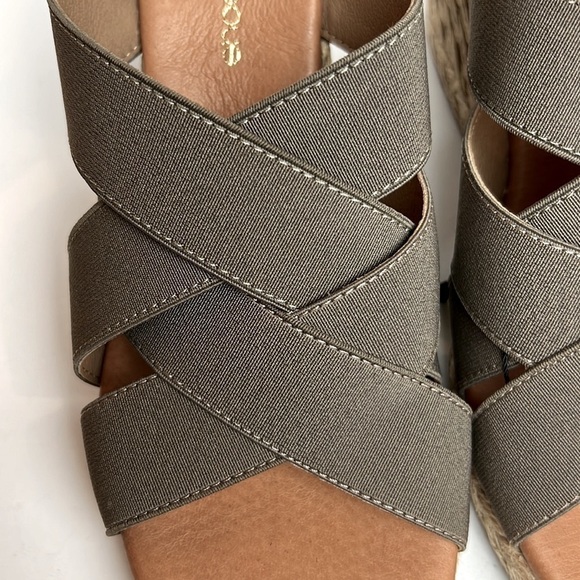 NWOT Andre Assous Rachel Espadrille Wedge Slip On Size 39 EU Taupe with Raffia - Picture 8 of 13